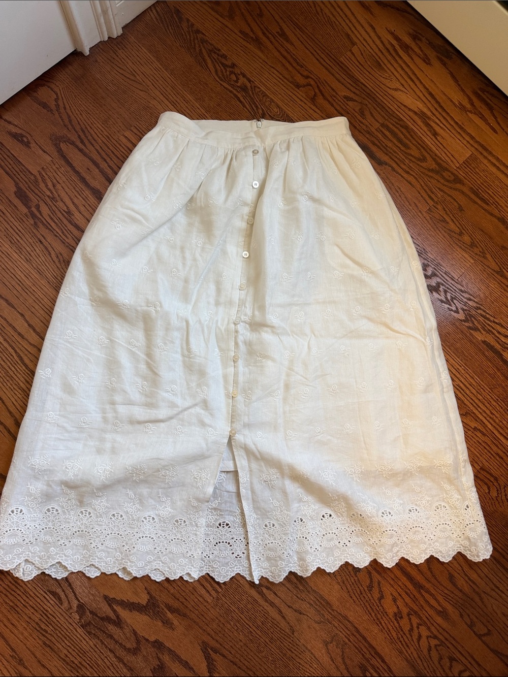 Elie Tahari white Eyelet Button-Front Midi Skirt